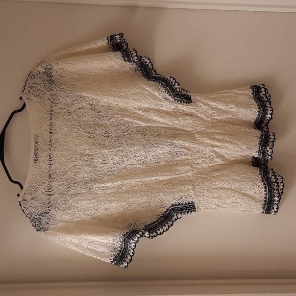 Anthropologie Hazel Lace Bat Wing Blouse - Picture 9 of 13